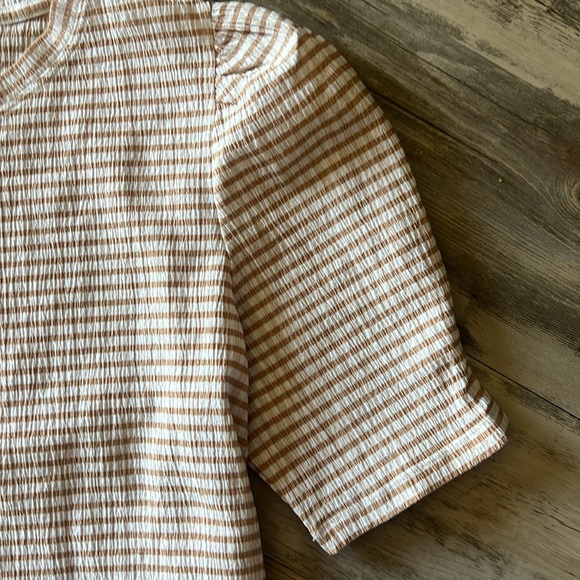 Puff Sleeve Blouse - Picture 3 of 4